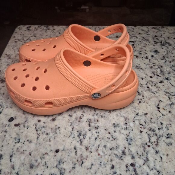 CROCS Shoes - Crocs Women's Classic Platform Clog Papaya Peach Orange Size 8
